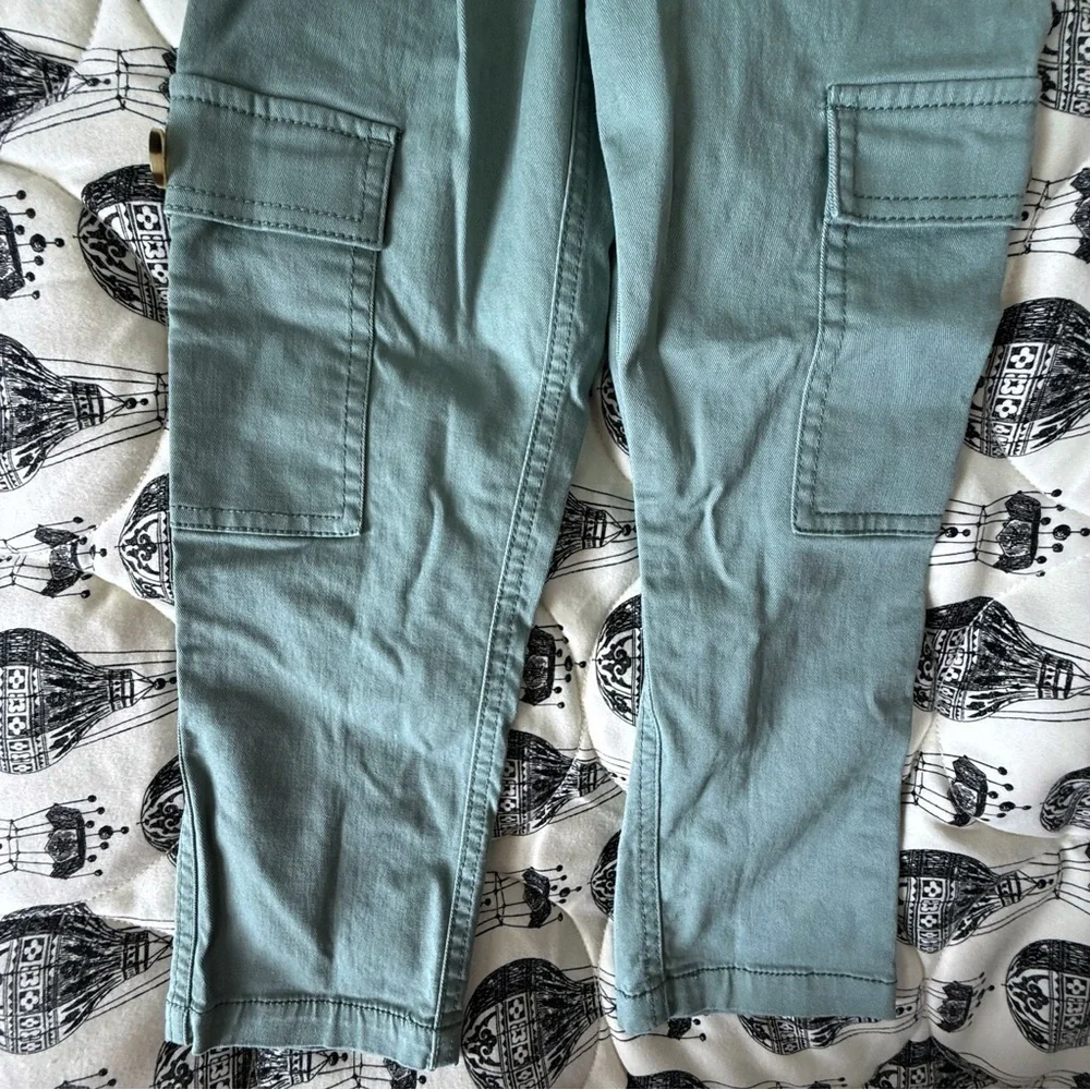 Mini Boden Girl Kids Cropped Cargo Pants  7 years